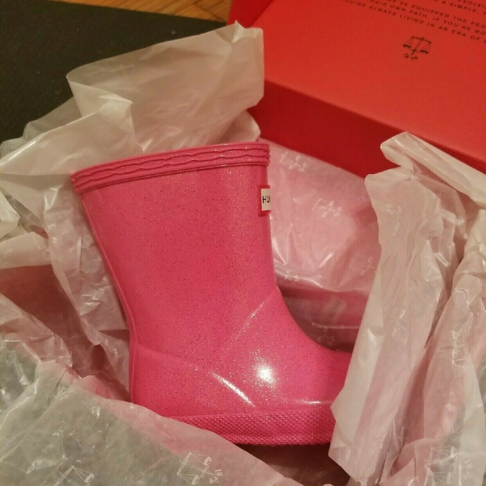 Sparkly hunter toddler size 6